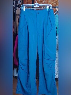 💙 Halara Lightweight Navy Blue Wide Leg Cargo Pants | 100% Nylon |Size Lg Reg 💙